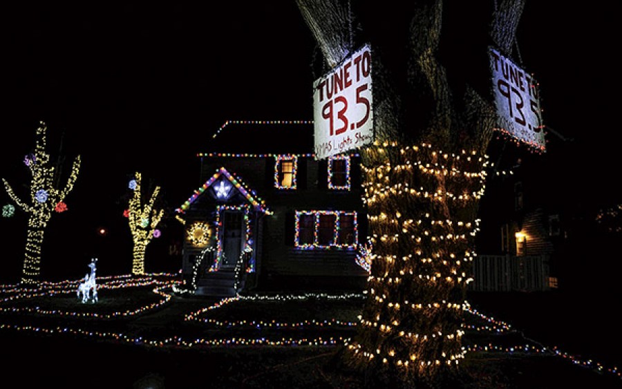 https://austin.carterxmas.com/wp-content/uploads/sites/5/2015/12/cropped-1220.ChristmasLIghts-11.jpg